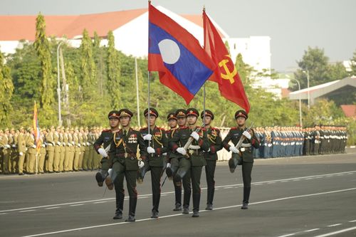 Lễ diễu binh, diễu hành kỷ niệm 50 năm Quốc khánh Lào