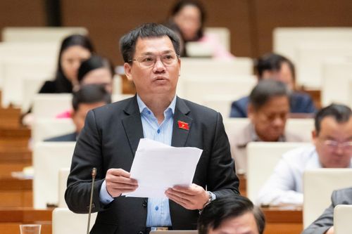 Quốc hội thảo luận nâng cao chất lượng giáo dục và đào tạo