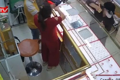 Cướp giật vàng giữa ban ngày, đối tượng bị khống chế chỉ trong phút chốc