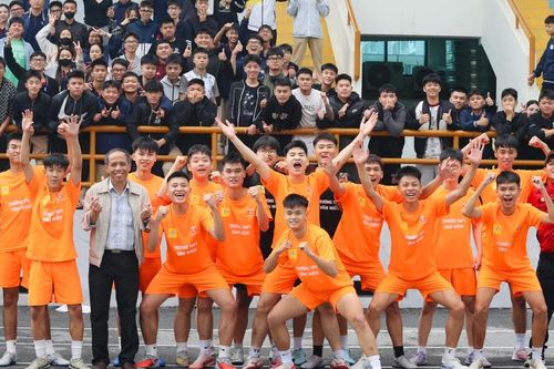 THPT Văn Hiến đi tiếp sau màn luân lưu kịch tính