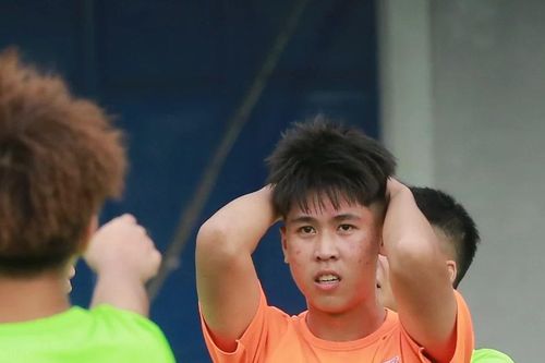 Đá luân lưu trượt 100%, trường Phùng Khắc Khoan chia tay giải