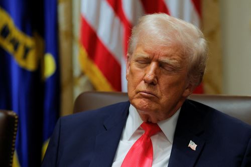 Ông Trump lại ngủ gật