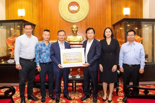 Đoàn Thể thao Việt Nam ủng hộ đồng bào bão lũ hơn 116 triệu đồng