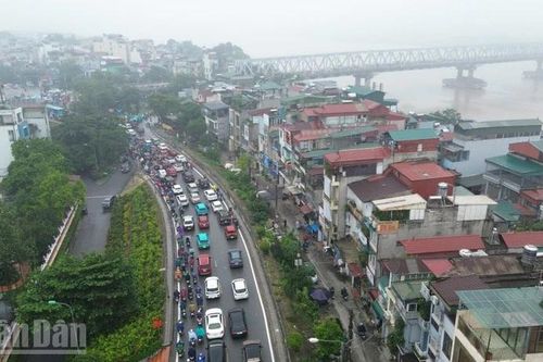 Bảo vệ sức khỏe thế nào trước 'làn sóng bụi mịn' ở Hà Nội?