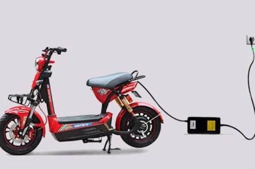 Mùa đông, nên bảo quản ắc quy xe máy điện thế nào?