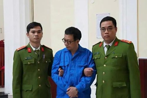 Vì sao chưa thể xét xử vụ cựu Giám đốc Đại học Huế bị cáo buộc thu vượt phí chứng chỉ B1?