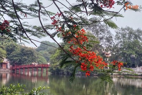 Sự thật thú vị ít người biết về hồ nước huyền thoại ở Hà Nội