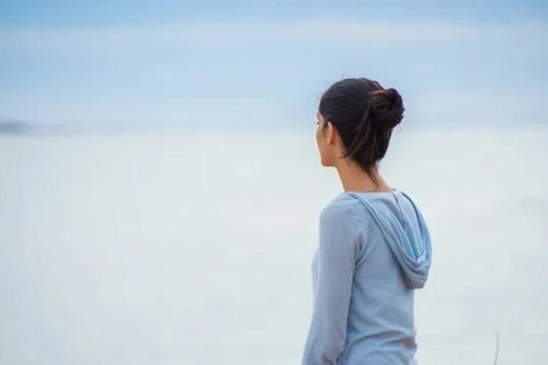 Thở dài giảm stress, cải thiện tâm trạng hiệu quả hơn cả… thiền