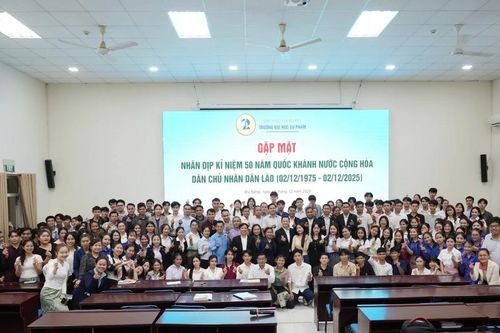 Ấm áp Quốc khánh Lào trong lớp học Việt Nam