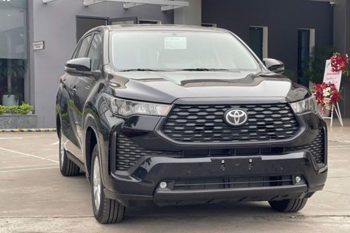 Toyota Innova Cross 2.0G ra mắt thị trường Việt Nam, giá từ 730 triệu đồng