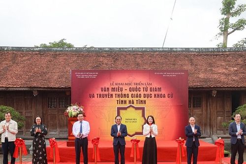 Tôn vinh truyền thống hiếu học Hà Tĩnh qua triển lãm tại Văn Miếu – Quốc Tử Giám