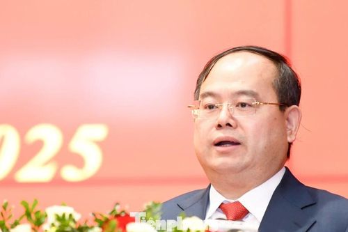 Triển khai quyết định của Bộ Chính trị về công tác cán bộ tại Quảng Ninh