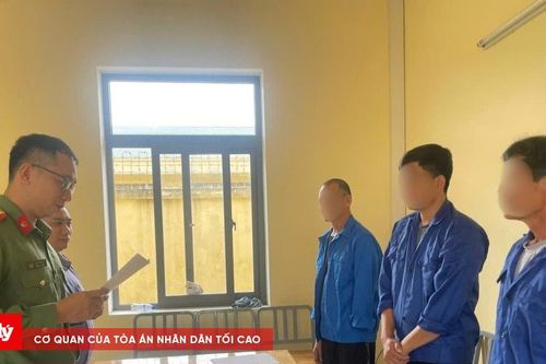Khởi tố nhóm người 'cưa' bom lấy thuốc nổ đem bán