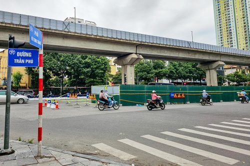 Hà Nội yêu cầu tháo dỡ nhiều rào chắn thi công để tránh ùn tắc