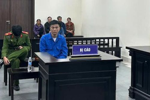 Đâm vợ trọng thương, chồng hô hoán nhờ con gọi người đưa đi cấp cứu