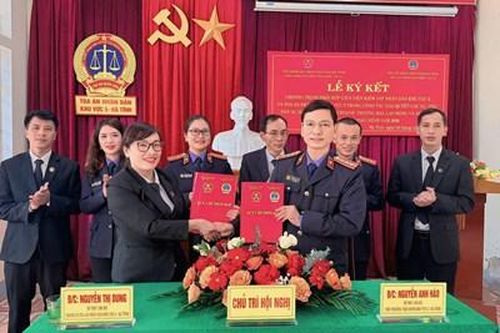 VKSND và TAND khu vực 5 - Hà Tĩnh: Ký kết Chương trình phối hợp trong công tác giải quyết án hành chính, dân sự