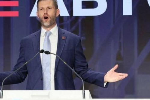 Cổ phiếu gắn với gia tộc Trump bốc hơi 40%: Chuyện gì đang xảy ra?