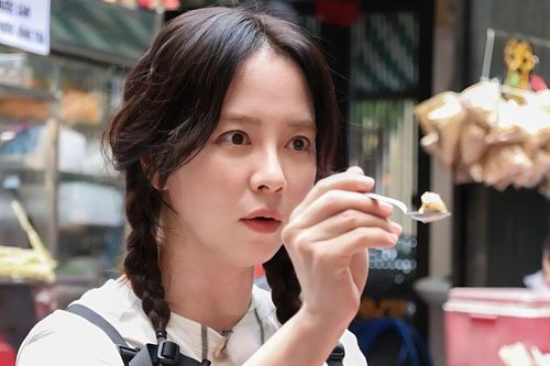 Nữ du khách Hàn thử món ăn 'tệ nhất Việt Nam', vài giây sau bật ra 1 câu ngoài dự đoán