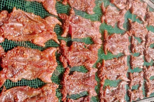Món ăn vừa nhìn đã sợ phát khiếp là đặc sản miền Tây, can đảm thử 1 miếng mê luôn