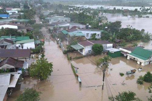 Đắk Lắk: Cơ bản hoàn thành việc xử lý giếng nước và công trình vệ sinh của người dân bị ngập