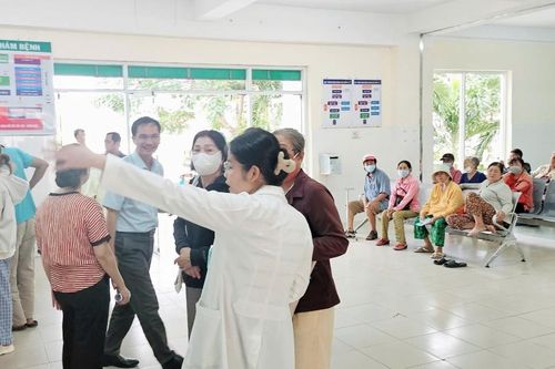 Các bệnh viện lớn phối hợp đưa dịch vụ y tế chất lượng cao đến các khu vực xa trung tâm