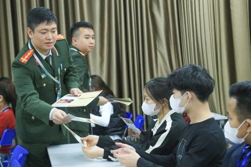 Tuyên truyền pháp luật cho công nhân khu công nghiệp