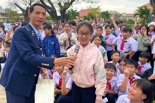 Gia Lai: Ngăn chặn thuốc lá điện tử xâm nhập học đường