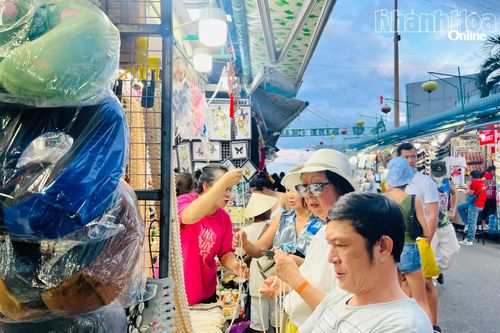 Khánh Hòa thiết lập đường dây nóng hỗ trợ khách du lịch