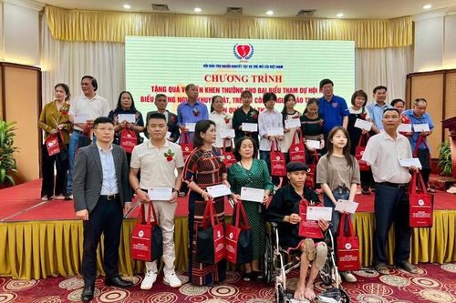 Quan tâm, chăm sóc người khuyết tật