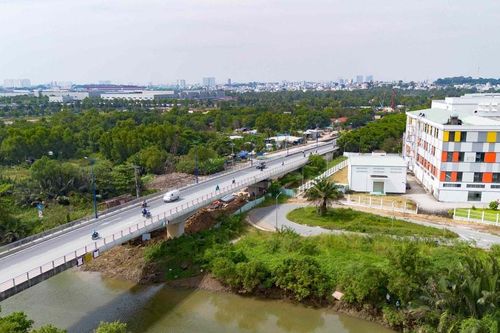Cầu Tăng Long TP Thủ Đức cũ: Thi công nhánh cuối, hẹn về đích 2026
