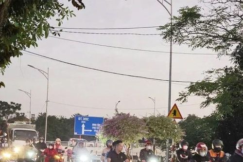 Xuất hiện tình trạng ách tắc giao thông tại khu vực đầu cầu Vĩnh Phú