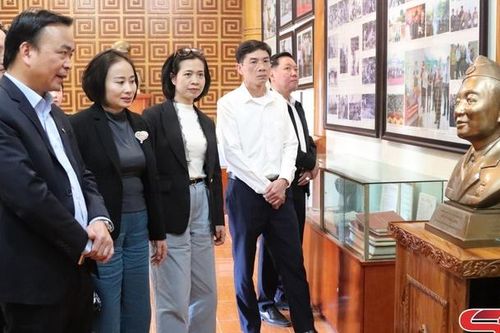 Đồng chí Phó Chủ tịch Thường trực UBND tỉnh kiểm tra cơ sở hạ tầng du lịch