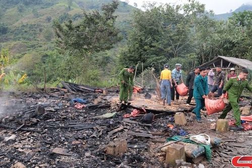 Hỏa hoạn thiêu rụi một căn nhà ở xã Quỳnh Nhai