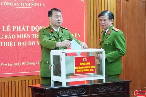 Công an Sơn La quyên góp ủng hộ đồng bào miền Trung, Tây Nguyên bị thiệt hại do bão lũ