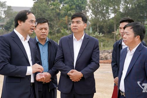 Đồng chí Bí thư Tỉnh ủy kiểm tra tuyến đường kết nối và công tác chuẩn bị khánh thành Sân vận động Thái Nguyên