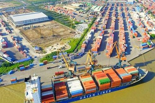 Khuyến khích phát triển đội tàu biển mang cờ quốc tịch Việt Nam