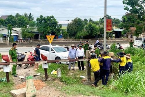 Tuyến đường sắt Nghĩa Bình: Tai nạn giảm sâu nhờ cương quyết đóng lối đi tự mở