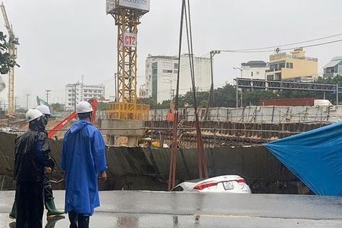 Xác định nguyên nhân đường phố ở Đà Nẵng nuốt chửng 2 ô tô