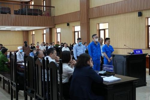 Cựu Giám đốc Sở Y tế Bà Rịa-Vũng Tàu cùng 5 bị cáo lãnh án