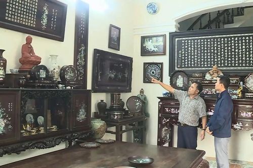 Giấc mơ định danh khảm trai - sơn mài trên bản đồ thế giới