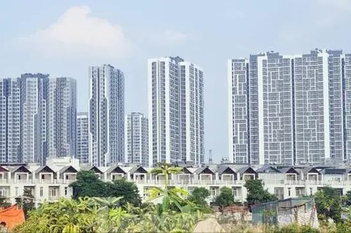 Nghịch lý thị trường bất động sản năm 2025