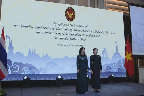 Kỷ niệm Quốc khánh và ngày sinh Đức vua Thái Lan