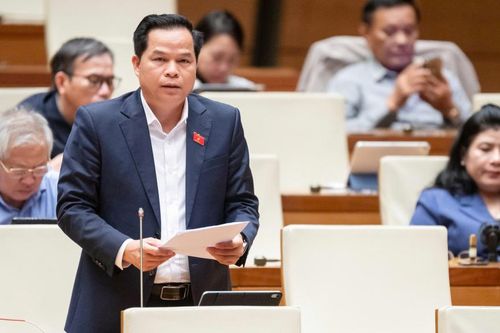 Đại biểu Bế Minh Đức thảo luận Chương trình Mục tiêu quốc gia hiện đại hóa, nâng cao chất lượng giáo dục và đào tạo giai đoạn 2026 - 2035