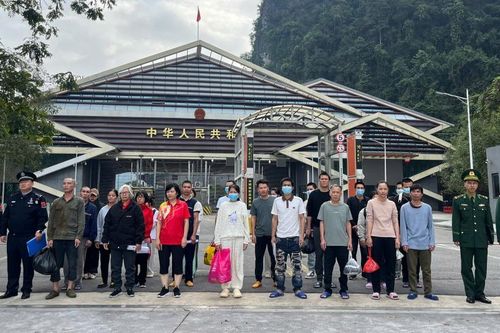 Tiếp nhận 55 công dân do phía Trung Quốc trao trả