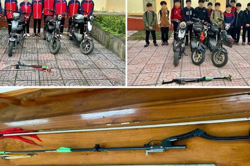 Triệu tập hai nhóm học sinh mang hung khí đi giải quyết mâu thuẫn