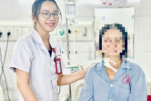 Uống mật cá trắm chữa đau đầu, một phụ nữ 66 tuổi suýt mất mạng