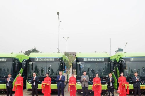 Đơn vị buýt truyền thống đầu tiên của Hà Nội chuyển đổi 100% sang xe điện