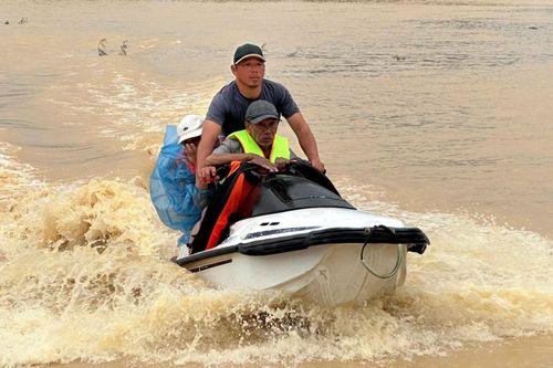 Nha Trang tái ngập, Bình Thuận cũ chìm trong biển nước