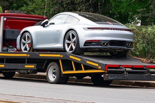 Ôtô Porsche tại Nga 'chết đứng' hàng loạt