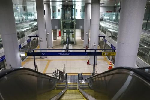 Tạm dừng hoạt động thang cuốn tại ga metro Ba Son